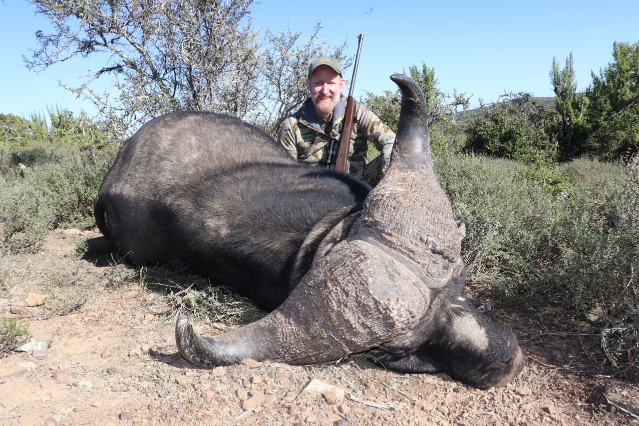 Hunting with JXSb4671ba8 ef9e 4dad 83e2 3f5962ef060a Large