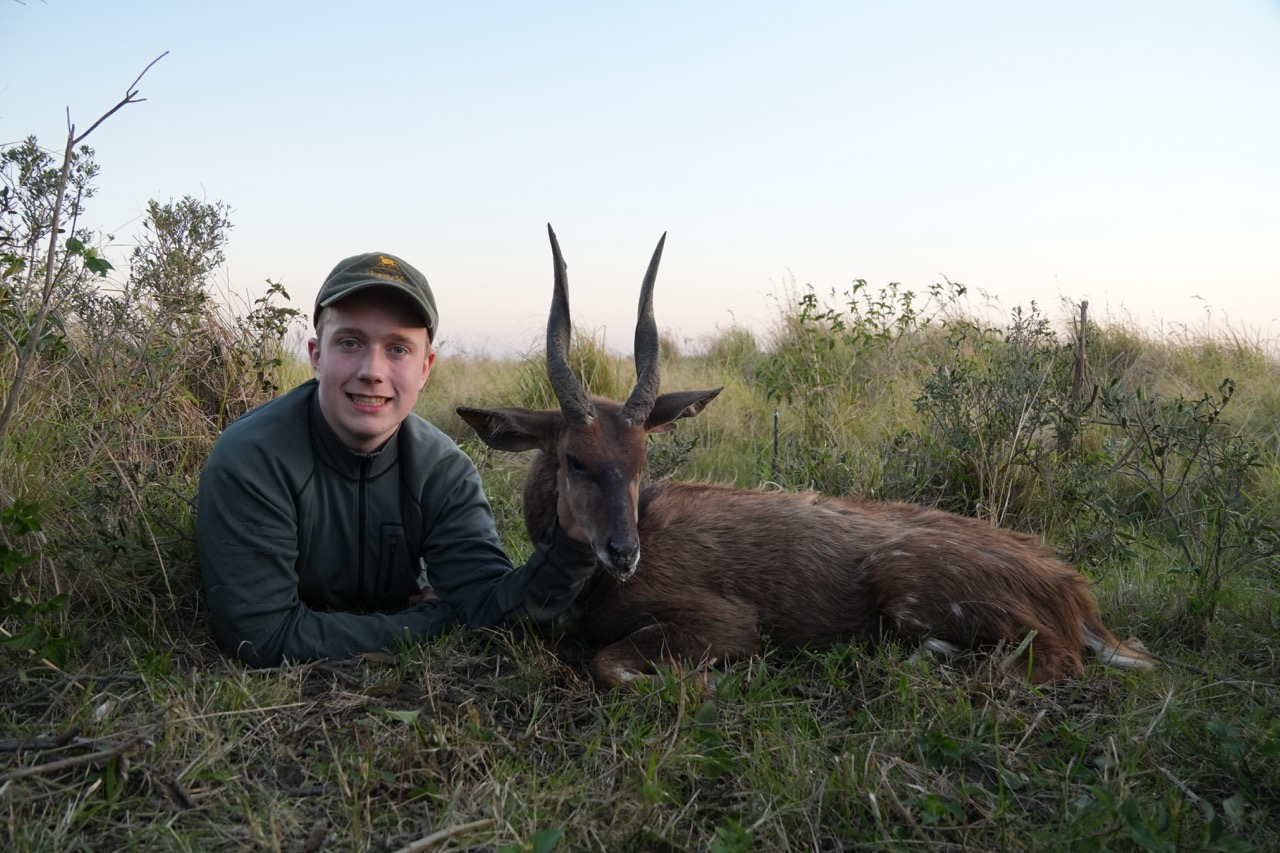 Hunting with JXSDSC00630 Large