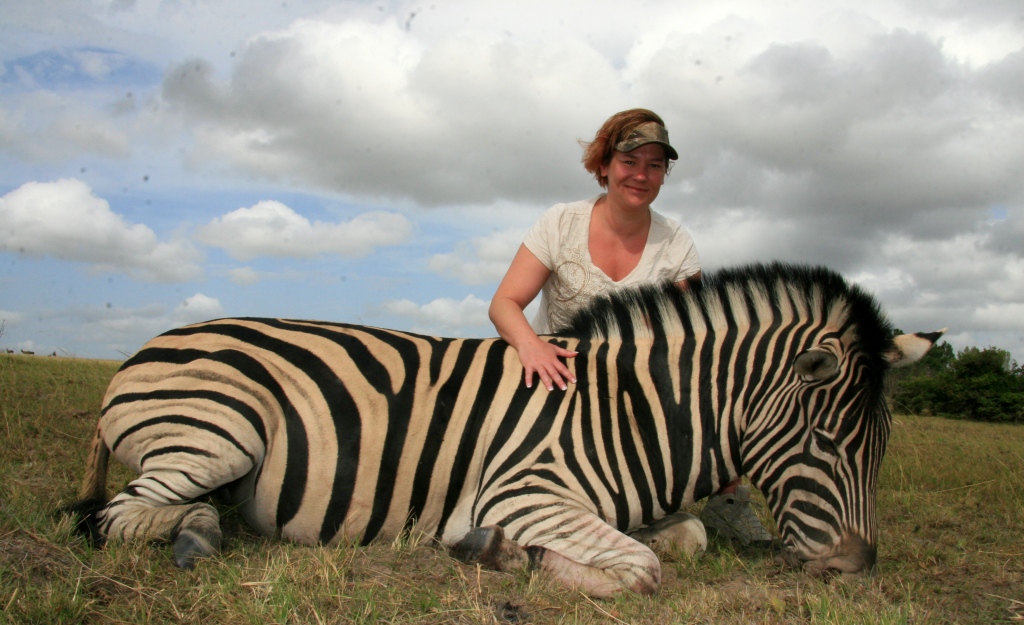 For Wendy it was the manner whereby Greg delt with her emotions of her first hunting experience. For somebody who started out fairly "new" to hunting at the start of the trip, left Africa feeling a sense of camaraderie - she had joined our family of hunters.